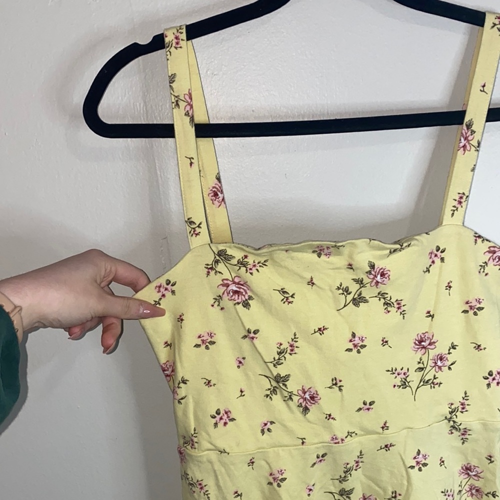 🎱The perfect yellow flower dress! - Picture 1 of 9